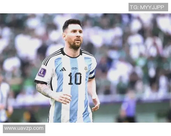 足球巨星传奇之路:从青涩少年到世界巅峰的奋斗与荣耀 足球巨星传奇之路:从青涩少年到世界巅峰的奋斗与荣耀