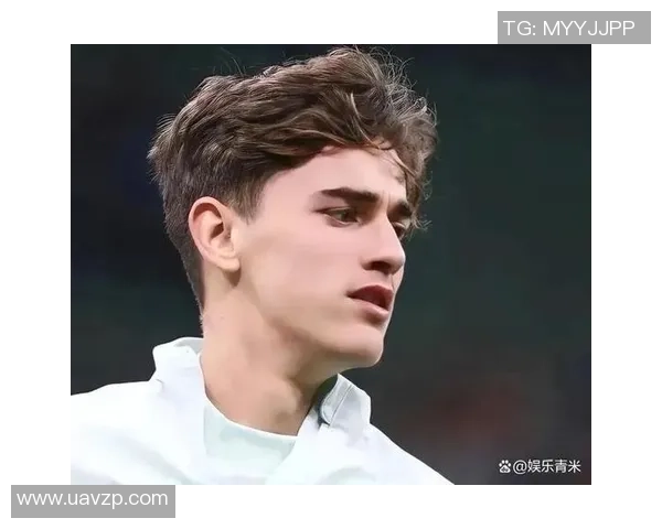 我最喜欢的足球球星是他，因为他无与伦比的技术和场上领导力让我深受启发