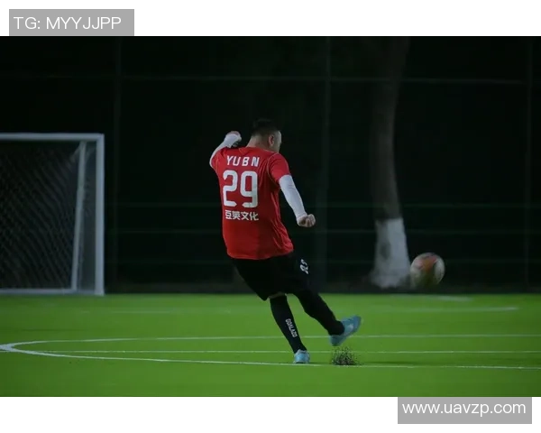 如何提升足球速度训练 球星们是如何快速突破防线的秘诀揭秘