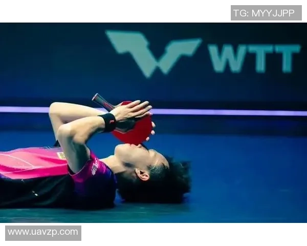 朝鲜足球球星赛场痛哭引发热议展现体育竞技背后的真情流露 朝鲜足球球星赛场痛哭引发热议展现体育竞技背后的真情流露