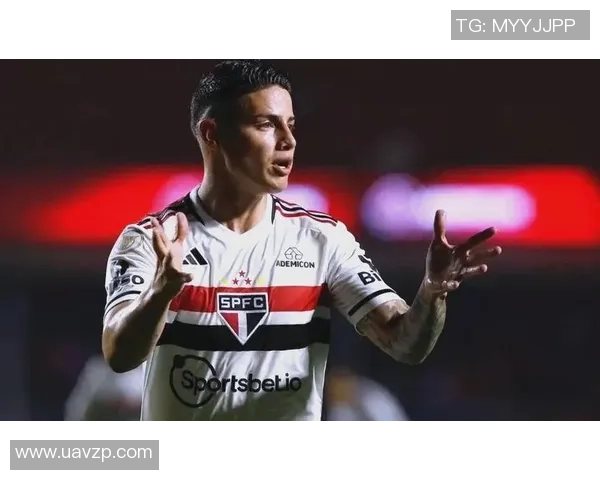 足球巨星风采：传奇球员的辉煌时刻与未来足坛新星的崛起